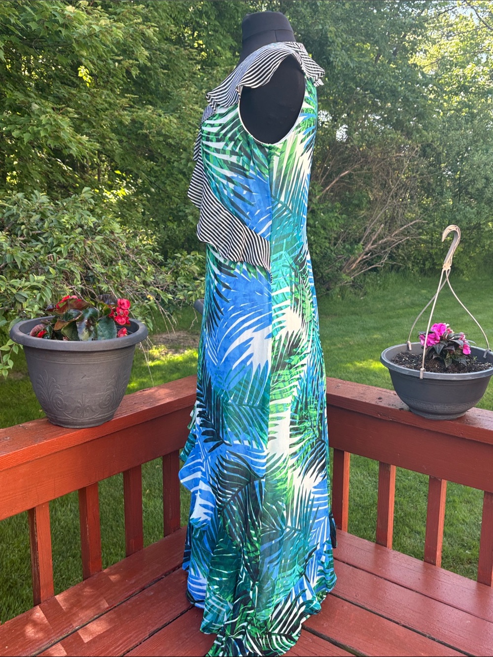Beautiful green,blue,black & white dress Maxi dress - Picture 2 of 11